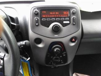 Peugeot 108 108, Hatchback, 2014 1.0 12V VVT-i picture 20