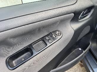 Peugeot 207 1.4 VTi XS Clima CruiseControl GEEN SCHADE! picture 22