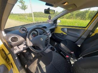 Peugeot 107  picture 10