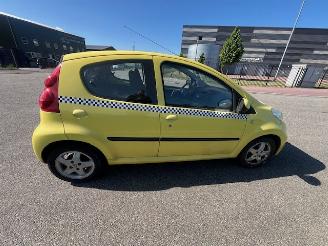 Peugeot 107  picture 7