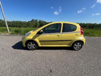 Peugeot 107  picture 2