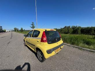 Peugeot 107  picture 3