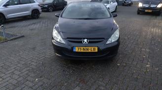 Peugeot 307 cabrio cc 2.0 lichte schade 179000 km picture 2