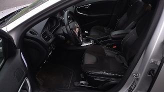 Volvo V-40 v-40 D2 2.0 diesel R-design 80.000 km Nieuwe auto!!!! Supermooi! picture 11