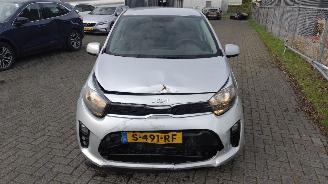 Kia Picanto 1.0 DPi ComfortLine Luxe uitvoering!! mooie schade picture 3
