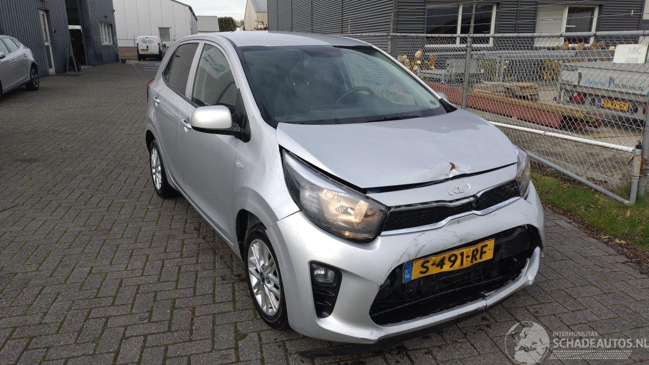 Kia Picanto 1.0 DPi ComfortLine Luxe uitvoering!! mooie schade