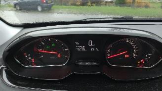 Peugeot 208 1.2 vti allure luxe auto gebruikers schade picture 12