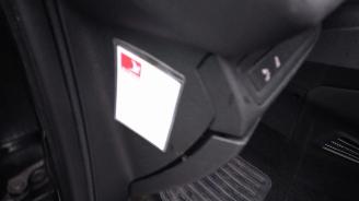 Peugeot 208 1.2 vti allure luxe auto gebruikers schade picture 11