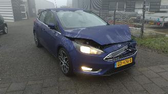 uszkodzony samochody osobowe Ford Focus 1.0 first Edition 167565 km Nette auto! 2015/1