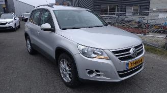 skadebil auto Volkswagen Tiguan 1.4TSI Comfort en Design 4 Motion lichte schade 2010/1