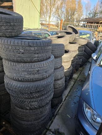 škoda osobní automobily Abarth  partij goeie banden voor export alle maten door elkaar 2024/1