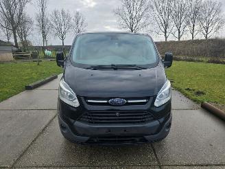Vaurioauto  passenger cars Ford Transit dubbel cabine 2x schuifdeur 2016/2