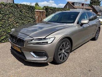 krockskadad bil auto Volvo V-60 2.0 250 pk T5 Inscription  AUTOMAAT 2018/8