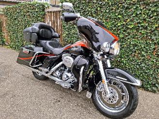 danneggiata motocicli Harley-Davidson  110 FLHTCUSE 2 CVO 5HD Screamin Eagle 2007/4