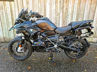 danneggiata motocicli BMW R 1250 GS TRIPLE BLACK DYNAMIC PRO (2022) 2022/10