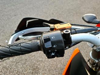 KTM  950 SUPERMOTO picture 19