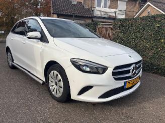 krockskadad bil auto Mercedes   2022/6