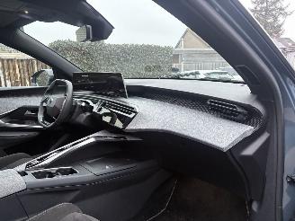 Peugeot e-3008 E-GT Avantage 210 73 kWh picture 16