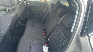 Peugeot 208 1.6 picture 12