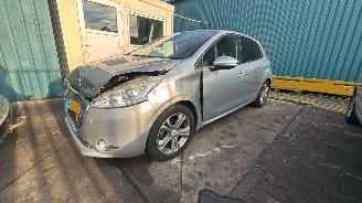 Peugeot 208 1.6 picture 2
