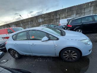 Opel Astra 1.4 Turbo 16V Hatchback 4Dr Benzine 1.364cc 88kW (120pk) FWD 2010-10/2015-10 (PD6EU; PE6EC; PE6EU; PF6EC; PF6EU) A14NET picture 4