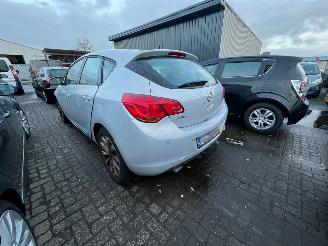 Opel Astra 1.4 Turbo 16V Hatchback 4Dr Benzine 1.364cc 88kW (120pk) FWD 2010-10/2015-10 (PD6EU; PE6EC; PE6EU; PF6EC; PF6EU) A14NET picture 12