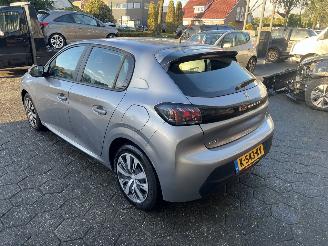 Peugeot 208 PureTech 75 picture 5