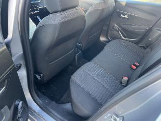 Peugeot 208 PureTech 75 picture 16