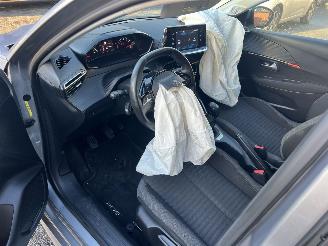 Peugeot 208 PureTech 75 picture 11