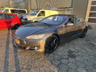 uszkodzony samochody osobowe Tesla Model S 85D Base FREE SUPERCHARGE 2015/10