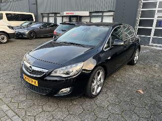 krockskadad bil auto Opel Astra 1.6 Turbo Sport 2010/3