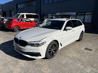 krockskadad bil auto BMW 5-serie 520i High Executive 2018/3