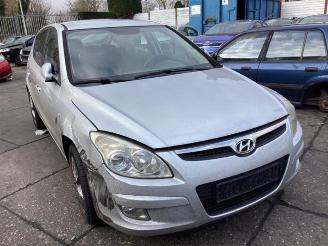 demontáž osobní automobily Hyundai I-30 i30 (FD), Hatchback, 2007 / 2011 2.0 CVVT 16V 2007/10