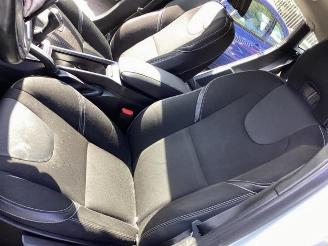 Volvo V-40 V40 (MV), Hatchback 5-drs, 2012 / 2019 2.0 D2 16V picture 21