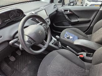 Peugeot 208 1.2 PureTech Active picture 10
