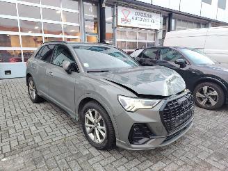uszkodzony samochody osobowe Audi Q3 S-Line DSG Matrix Leder Camera 2.0 tdi 2019/6