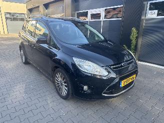 damaged passenger cars Ford Grand C-Max Titanium 2013/1