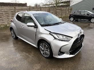 Schadeauto Toyota Yaris 1.5i - 12V HYBRID 2023/12