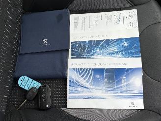 Peugeot 2008 1.2 PureTech Allure | Navi Panoramadak Camera picture 21