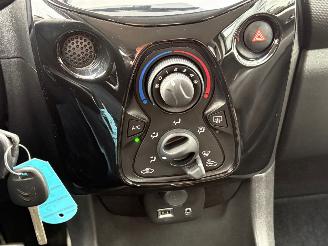 Citroën C1 1.0 VTi Shine 5 deurs | Airco Navi Camera picture 14