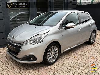 Unfallwagen Peugeot 208 1.2 PureTech Style 5 deurs | Navi Lm-velgen Pdc 2016/3