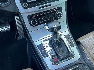 Volkswagen Passat 3.6 V6 FSI 4Motion 4p. picture 16