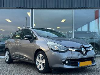 skadebil auto Renault Clio Day & Night Edition 2013/1