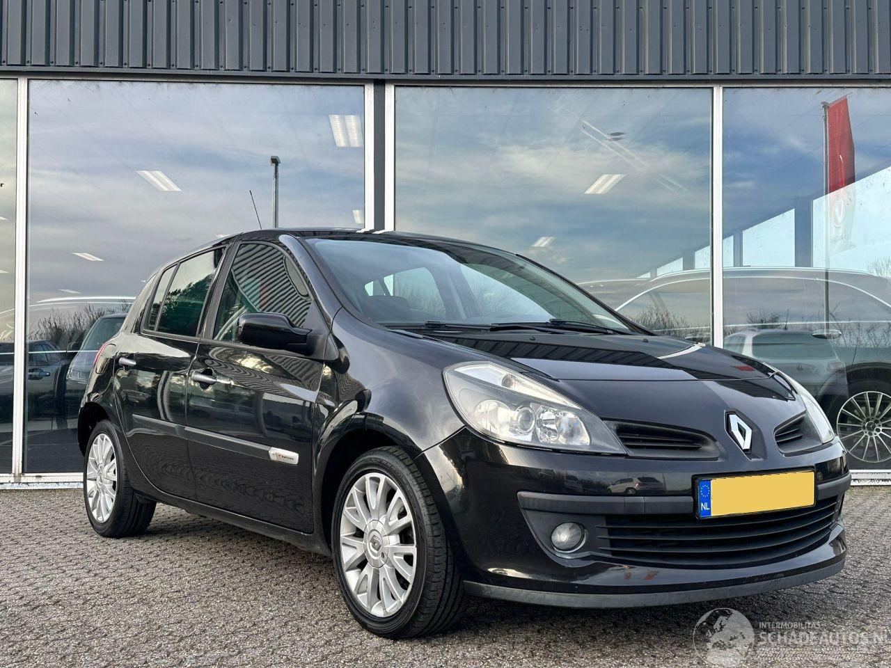 Renault Clio 1.2TCE Rip Curl Edition