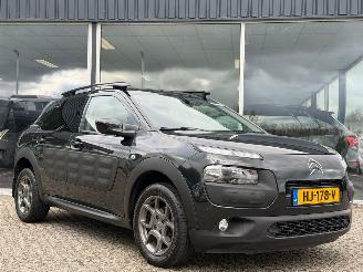 Schadeauto Citroën C4 cactus 1.2 PureTech Shine 2015/11