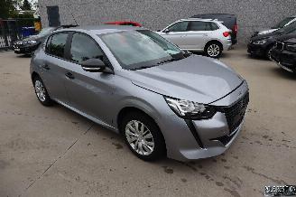 Schadeauto Peugeot 208 1.2 BENZ 2022/12
