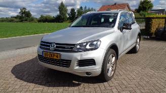 krockskadad bil auto Volkswagen Touareg 3.0tsi hybrid  leer navi 2011/12