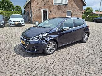 Peugeot 208 1.6 hdi  101pk  clima navi picture 6