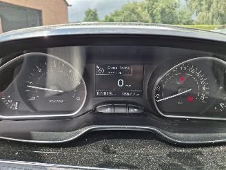 Peugeot 208 1.6 hdi  101pk  clima navi picture 14