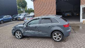 Audi A3 1.6 tdi  116pk pano navi clima leer picture 9